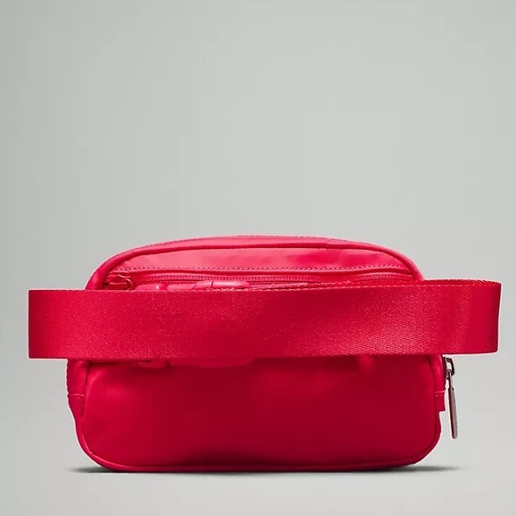 NWT Lululemon Everywhere Belt Bag 1L - Picture 4 of 8